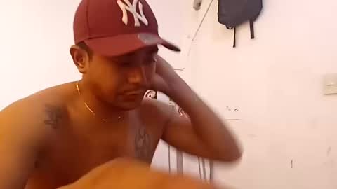 Snapshot of esteban_verg chatting on October 18, 6:19 pm wailer1996 online show from October 18, 6:19 pm