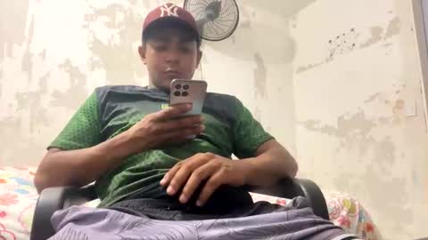 Snapshot of esteban_verg chatting on February 2, 3:27 am wailer1996 online show from February 2, 3:27 am