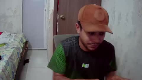 Snapshot of esteban_verg chatting on March 27, 10:20 pm wailer1996 online show from March 27, 10:20 pm