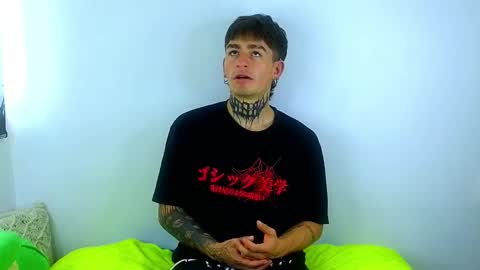 Esteban independent model online show from March 11, 3:12 pm