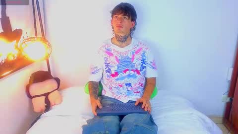 Esteban independent model online show from September 24, 8:50 am