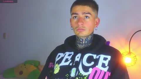 Esteban independent model online show from February 23, 11:07 am