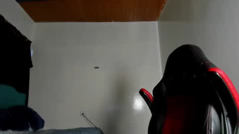 estebanlobo online show from October 2, 11:34 pm