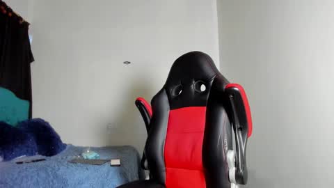 estebanlobo online show from November 17, 9:31 pm