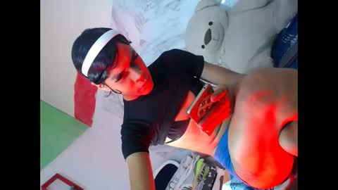 Snapshot of estefani_robles chatting on May 1, 11:42 pm estefani robles online show from May 1, 11:42 pm