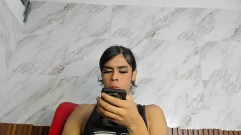 Snapshot of estefani_robles chatting on June 24, 12:31 am estefani robles online show from June 24, 12:31 am