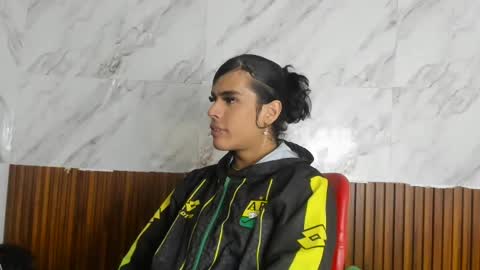 Snapshot of estefani_robles chatting on June 28, 1:22 am estefani robles online show from June 28, 1:22 am