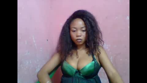 estelah20 online show from October 6, 6:11 am