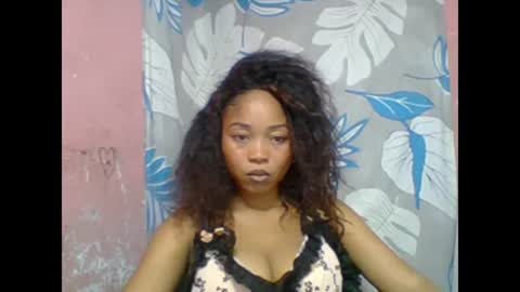 estelah20 online show from February 7, 8:29 am