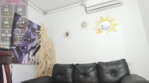 Estephany online show from December 13, 10:59 pm