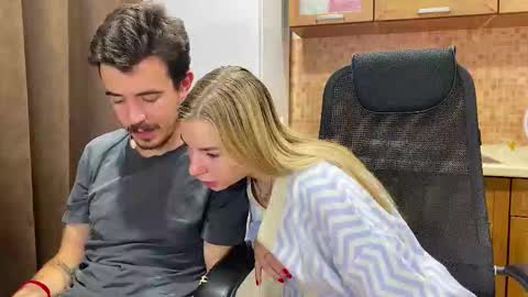 Ester online show from October 10, 5:45 pm