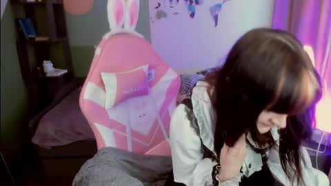Ester  online show from May 23, 4:11 pm