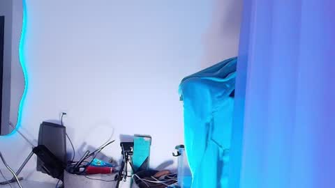 Snapshot of estrella_hanks_ chatting on June 24, 11:53 am Estrella online show from June 24, 11:53 am