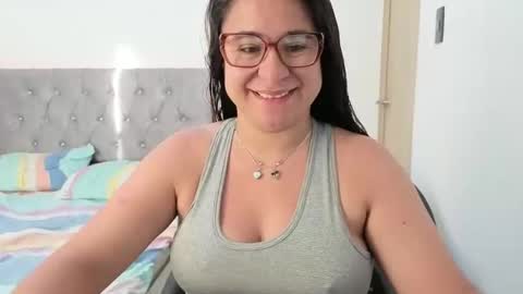 estrellajunior online show from May 13, 11:40 am
