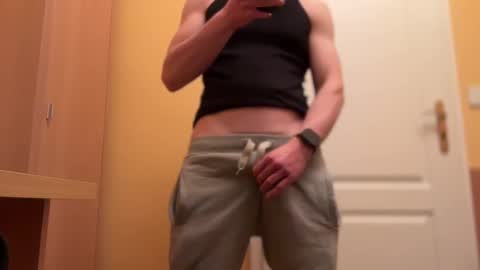 Tom online show from January 7, 7:59 pm