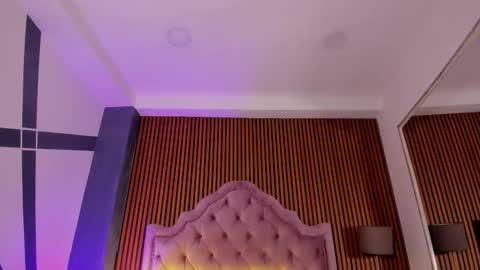 ethaancox online show from September 26, 9:13 am