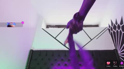 ethaancox online show from October 3, 7:11 pm