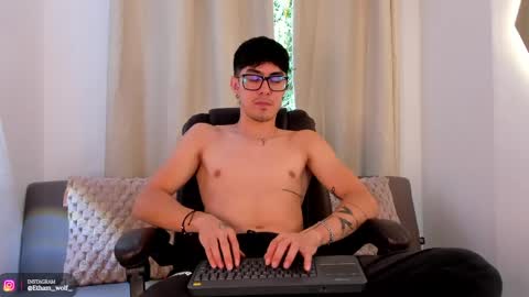 etham_wolf1 online show from April 29, 5:30 pm