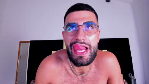 Ethan online show from February 4, 1:45 am