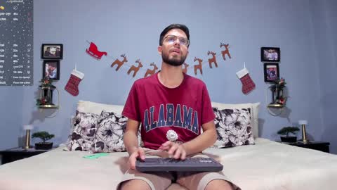 Snapshot of ethan_adam chatting on December 4, 1:47 am ADAM TAYLOR ETHAN CAMBAL INDEPENDENT MODELS online show from December 4, 1:47 am