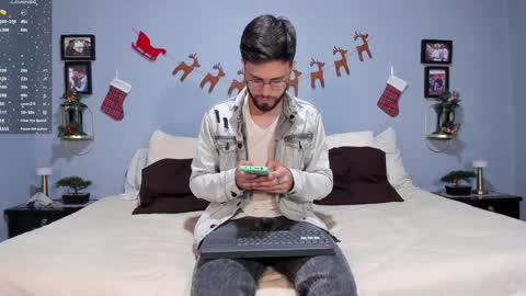 Snapshot of ethan_adam chatting on December 14, 10:28 pm ADAM TAYLOR ETHAN CAMBAL INDEPENDENT MODELS online show from December 14, 10:28 pm
