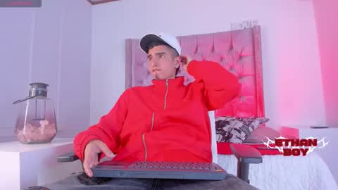 Ethan online show from November 25, 9:04 pm