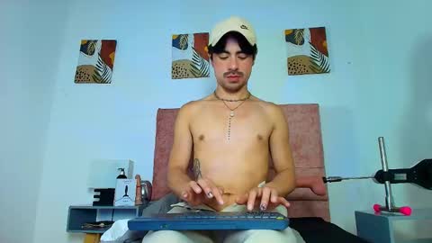 ethan  online show from February 6, 4:39 am