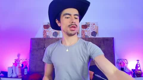 Snapshot of ethan_briggs chatting on July 2, 3:23 am ethan online show from July 2, 3:23 am