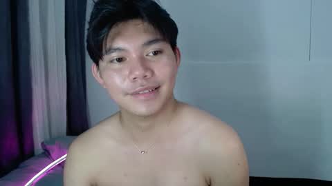 Snapshot of ethan_cutie chatting on February 23, 8:28 pm Ethan and Eian online show from February 23, 8:28 pm