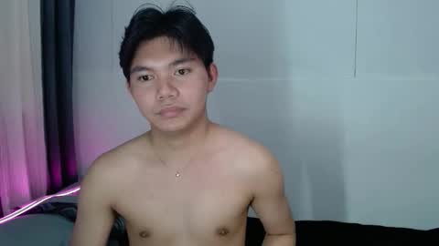 Snapshot of ethan_cutie chatting on February 26, 3:49 am Ethan and Eian online show from February 26, 3:49 am