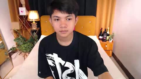 ethan_lauren online show from April 30, 6:09 am