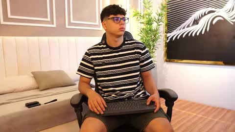 ethan_occonor online show from December 20, 12:45 pm