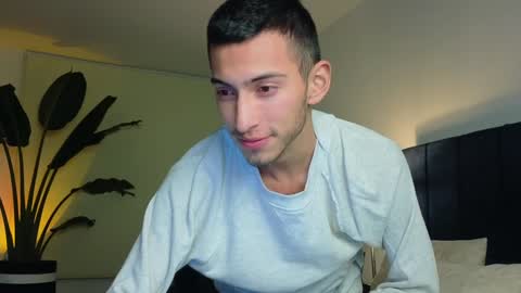 Snapshot of ethan_skiny_ chatting on December 21, 4:52 am Joan online show from December 21, 4:52 am