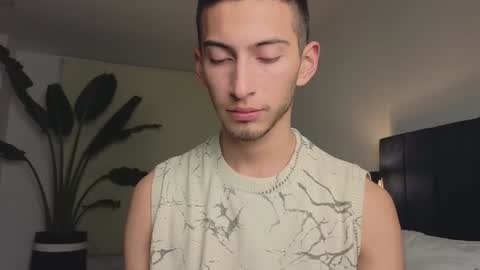 Snapshot of ethan_skiny_ chatting on January 17, 3:12 am Joan online show from January 17, 3:12 am