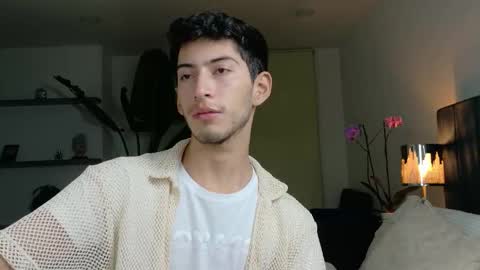 Snapshot of ethan_skiny_ chatting on October 19, 9:43 am Joan online show from October 19, 9:43 am