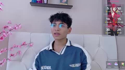 Snapshot of ethan_westt chatting on September 30, 8:36 pm Ethan online show from September 30, 8:36 pm