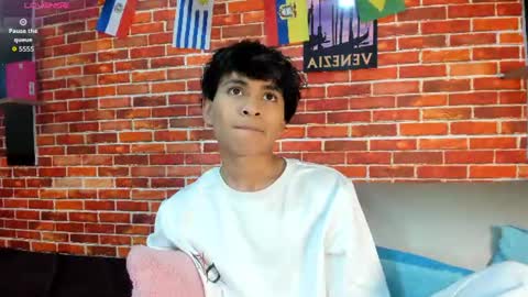 Snapshot of ethan_westt chatting on June 24, 7:35 pm Ethan online show from June 24, 7:35 pm