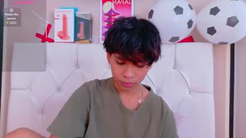 Snapshot of ethan_westt chatting on June 29, 7:58 pm Ethan online show from June 29, 7:58 pm