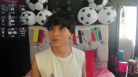 Snapshot of ethan_westt chatting on July 1, 8:08 pm Ethan online show from July 1, 8:08 pm