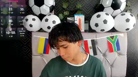 Snapshot of ethan_westt chatting on July 10, 8:11 pm Ethan online show from July 10, 8:11 pm