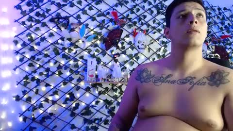 Snapshot of ethanandbrianna chatting on October 3, 12:40 am ethanandbrianna online show from October 3, 12:40 am