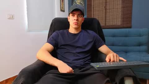 Snapshot of ethangreey1 chatting on June 11, 5:22 pm ethangreey1 online show from June 11, 5:22 pm