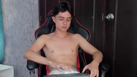 ethanlowell online show from January 20, 11:21 pm