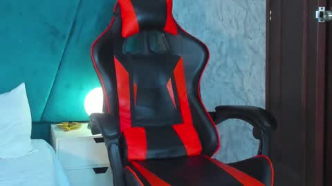 ethanlowell online show from February 1, 2:26 am