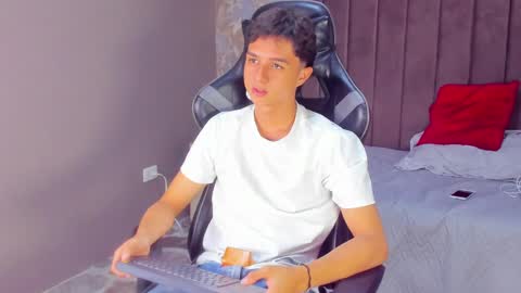 ethanlowell online show from February 21, 7:54 pm