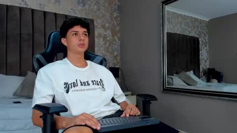 ethanlowell online show from November 20, 3:50 am