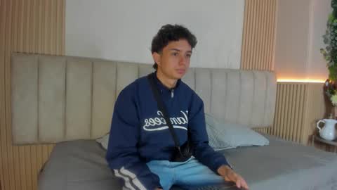 ethanlowell online show from February 23, 4:32 am