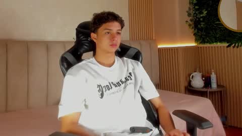 ethanlowell online show from March 1, 5:09 am