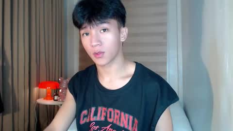 Snapshot of etherealboytoy4hire chatting on February 13, 1:29 pm Rey online show from February 13, 1:29 pm