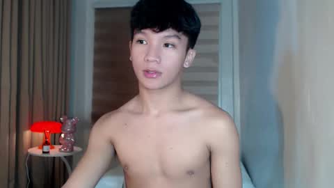 Snapshot of etherealboytoy4hire chatting on February 18, 5:42 pm Rey online show from February 18, 5:42 pm